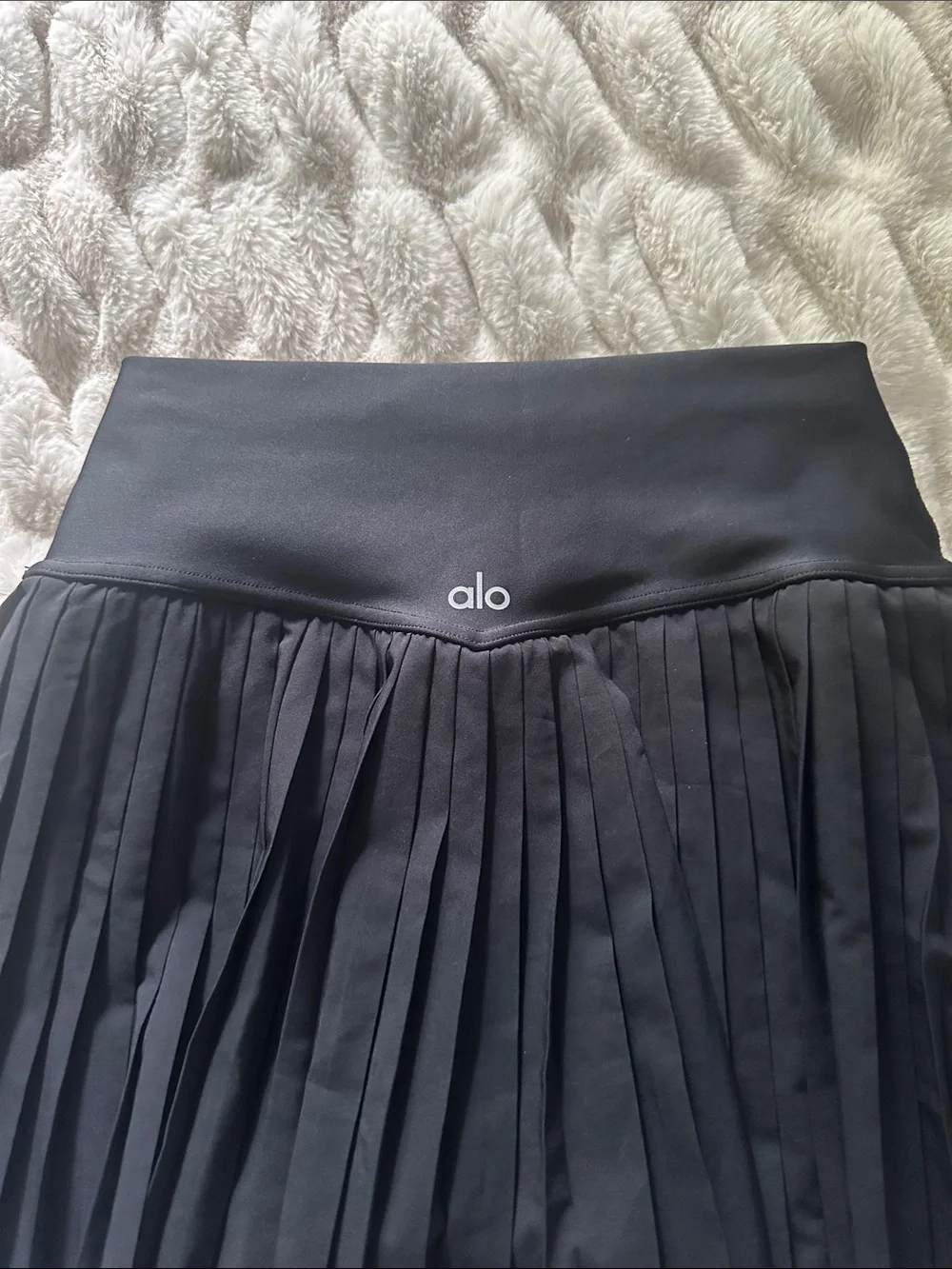 ALO Yoga black pleated